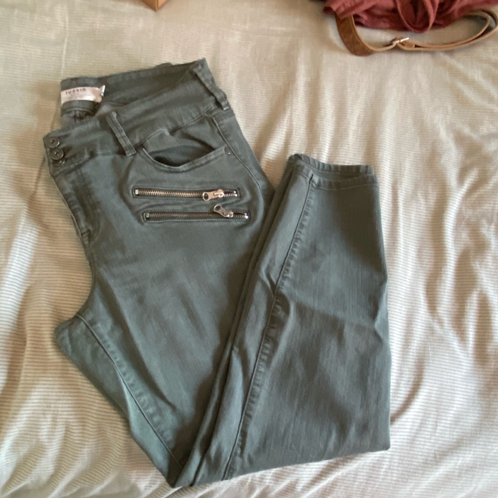 Light green skinny jeans
